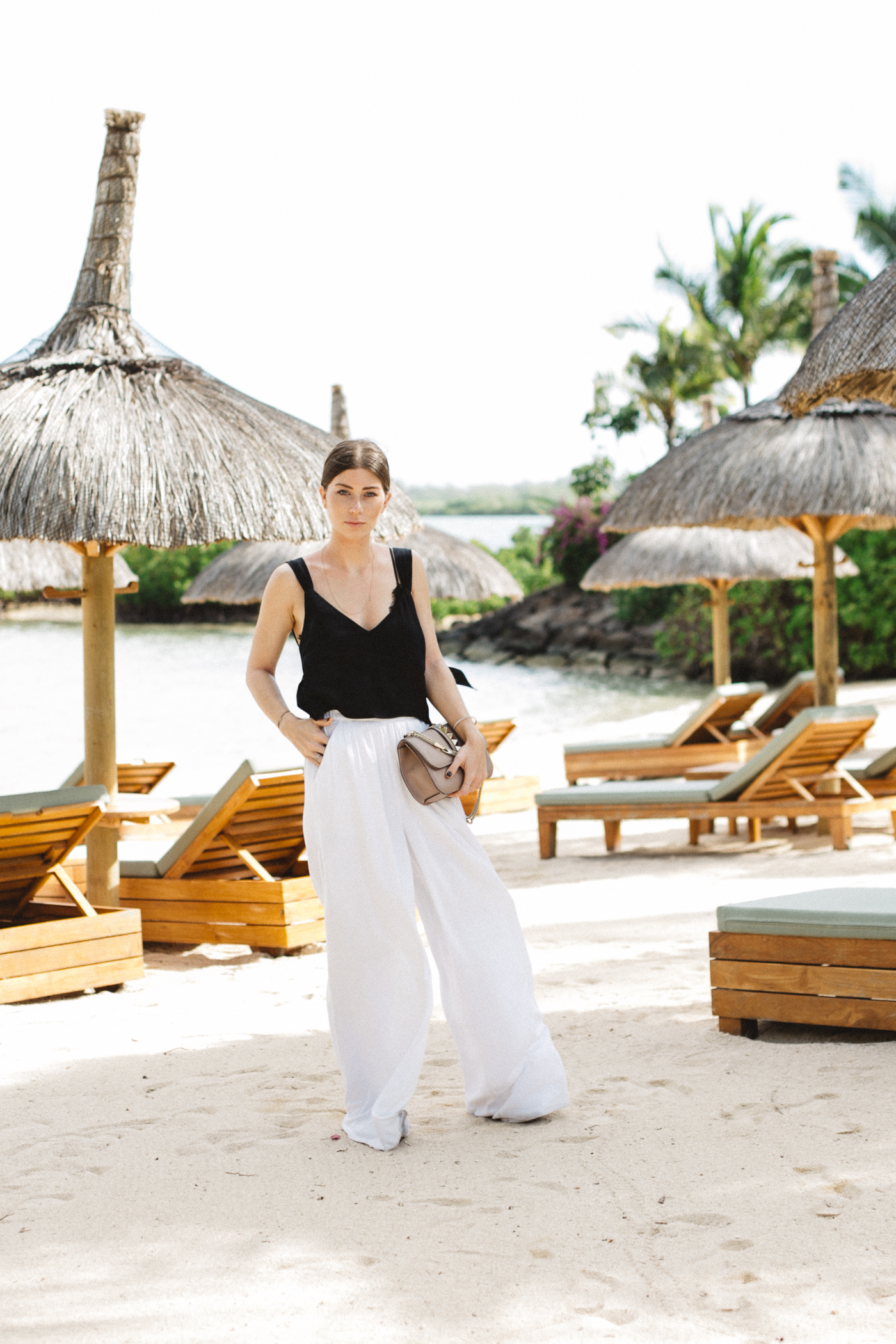 OUTFIT: palazzo on the beach.