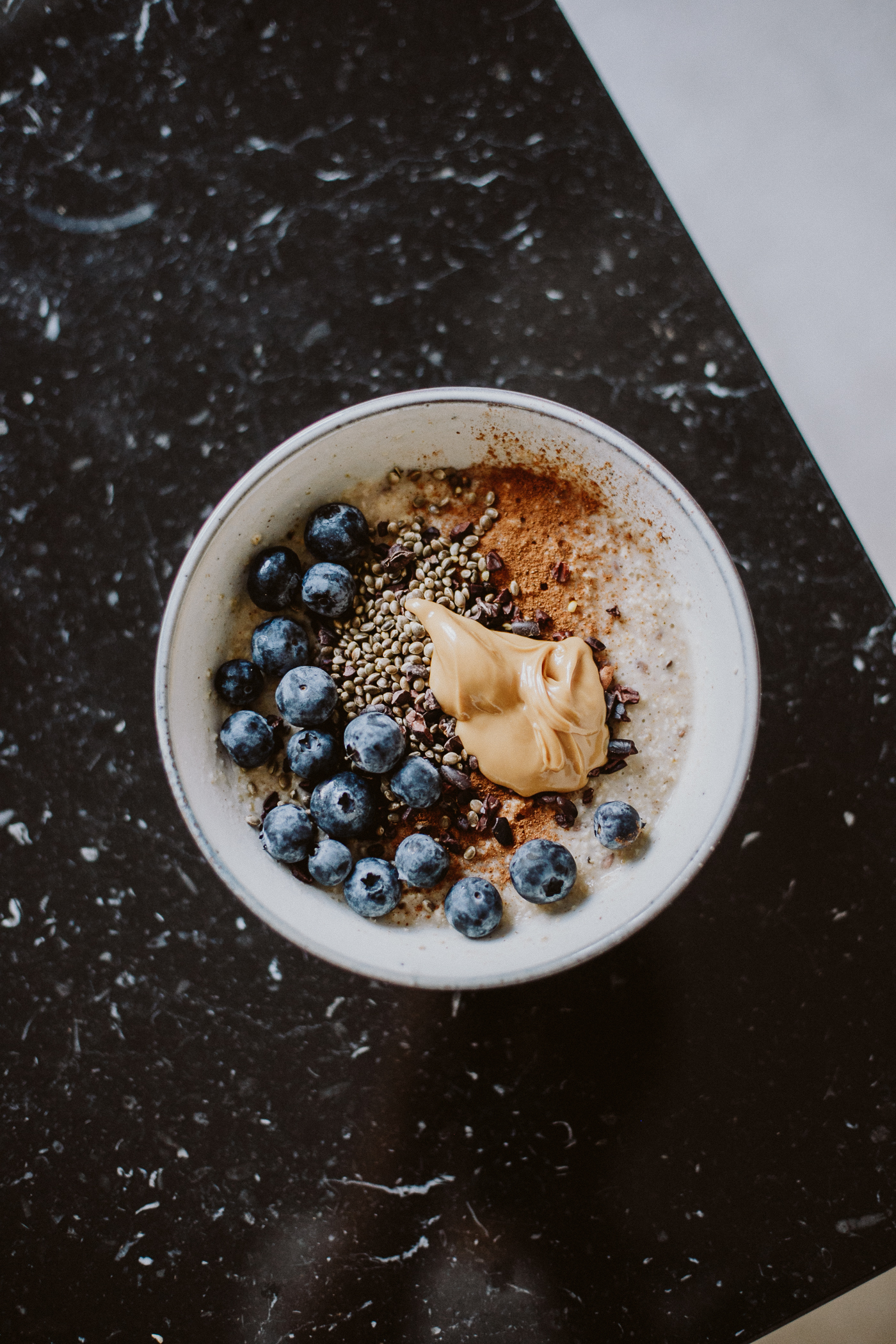 healthy porridge recipe: vegan & gluten-free | Bikinis & Passports