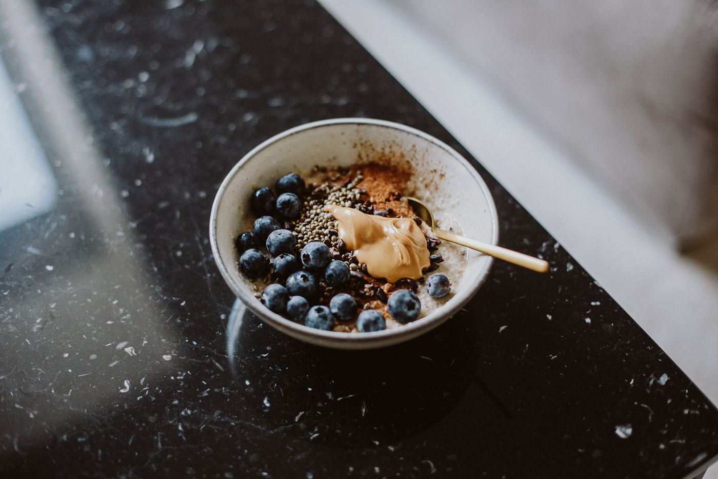 healthy porridge recipe: vegan & gluten-free | Bikinis & Passports