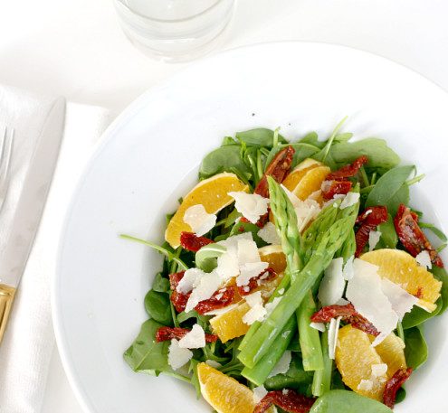 recipe: healthy spring salad with oranges & asparagus