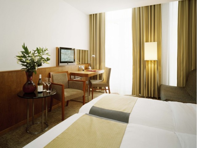 k+k Hotel George London Review | Bikinis & Passports