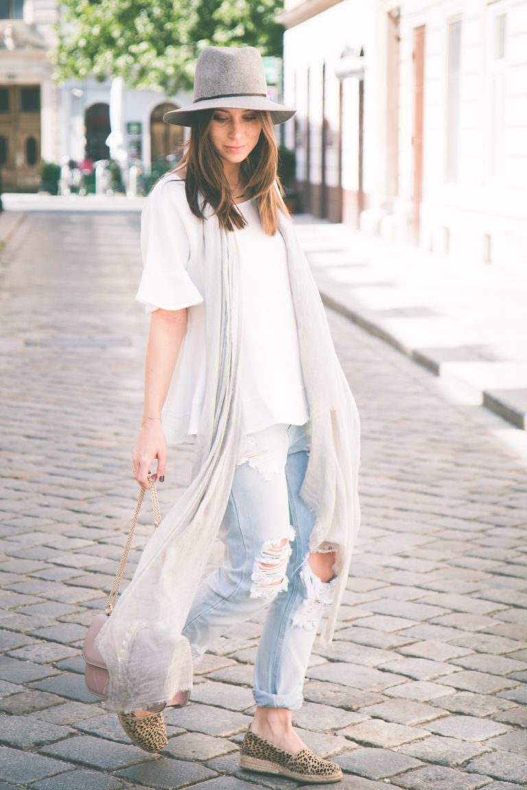 OUTFIT: ripped denim for sunny days | Bikinis & Passports