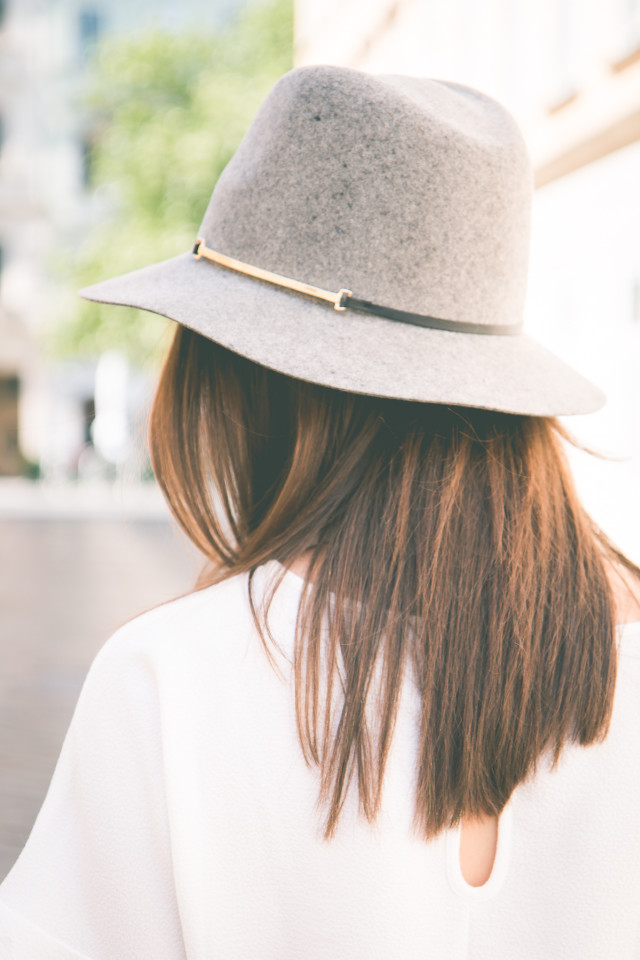 OUTFIT: ripped denim for sunny days | Bikinis & Passports