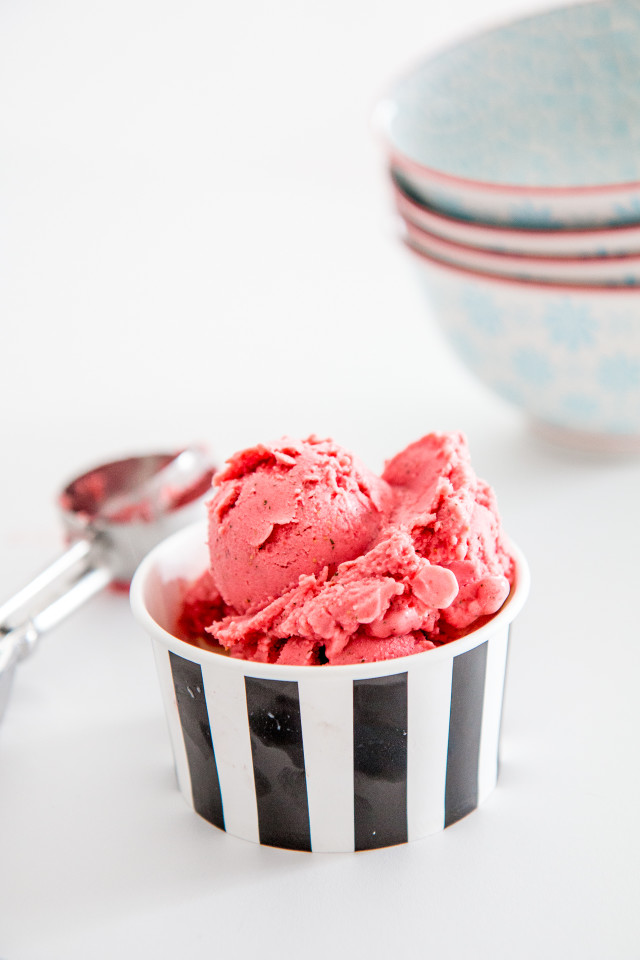 RECIPE: homemade healthy strawberry ice cream | Bikinis & Passports