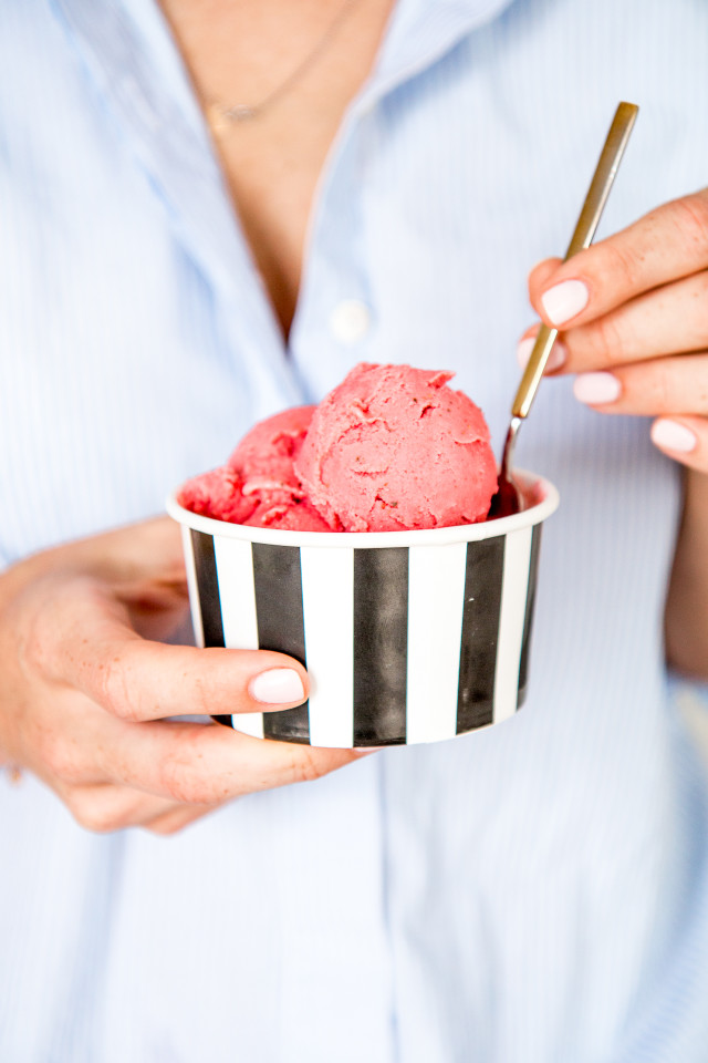 RECIPE: homemade healthy strawberry ice cream | Bikinis & Passports