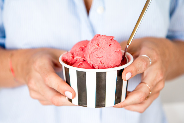 RECIPE: homemade healthy strawberry ice cream | Bikinis & Passports