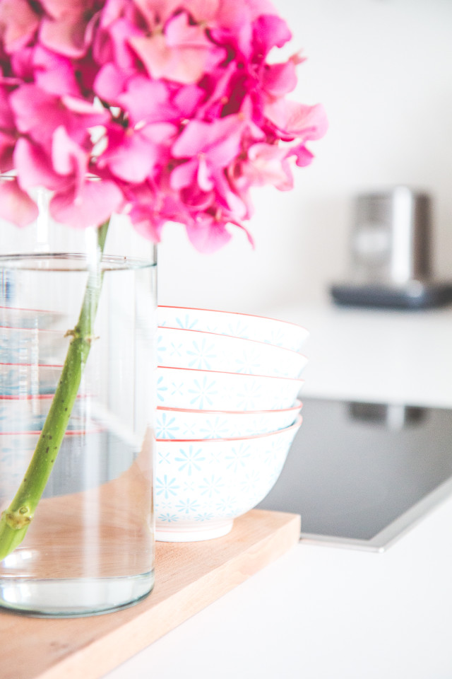 HOME: a white kitchen affair | Bikinis & Passports