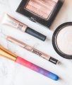 Douglas Beauty Talk: Strobing Make-Up Trend | Bikinis & Passports