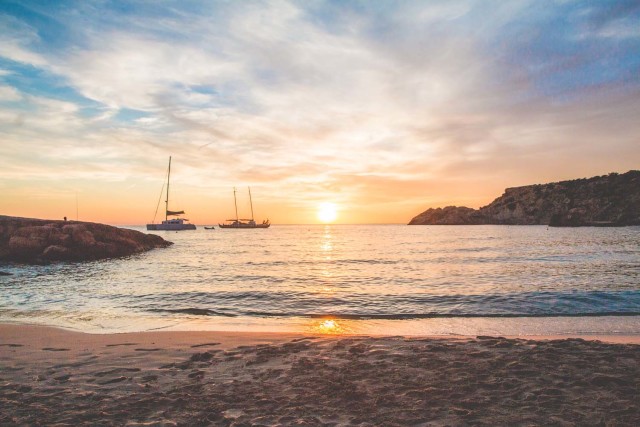 amazing sunset in Ibiza | Bikinis & Passports
