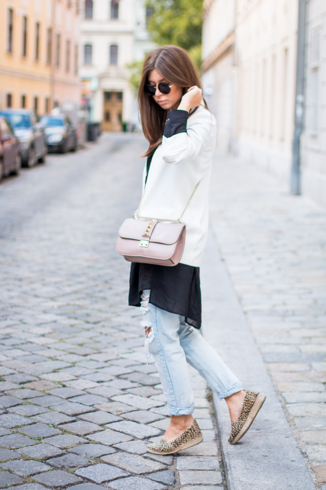 OUTFIT: white blazer | Bikinis & Passports