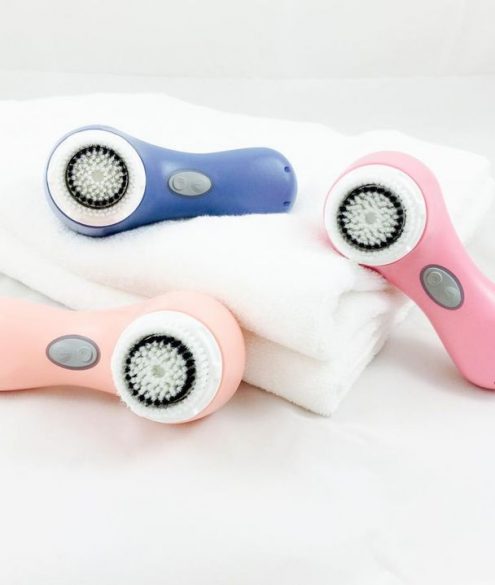 Bikinis & Passports Advent Calendar Day 6: Clarisonic Mia 2 Facial Sonic Cleansing Brush| Bikinis & Passports