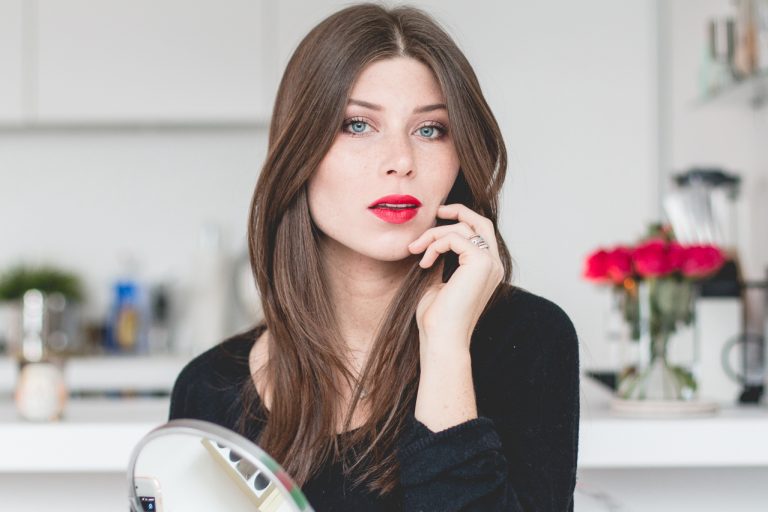 Douglas Beautystories: Red Lips for NYE | Bikinis & Passports