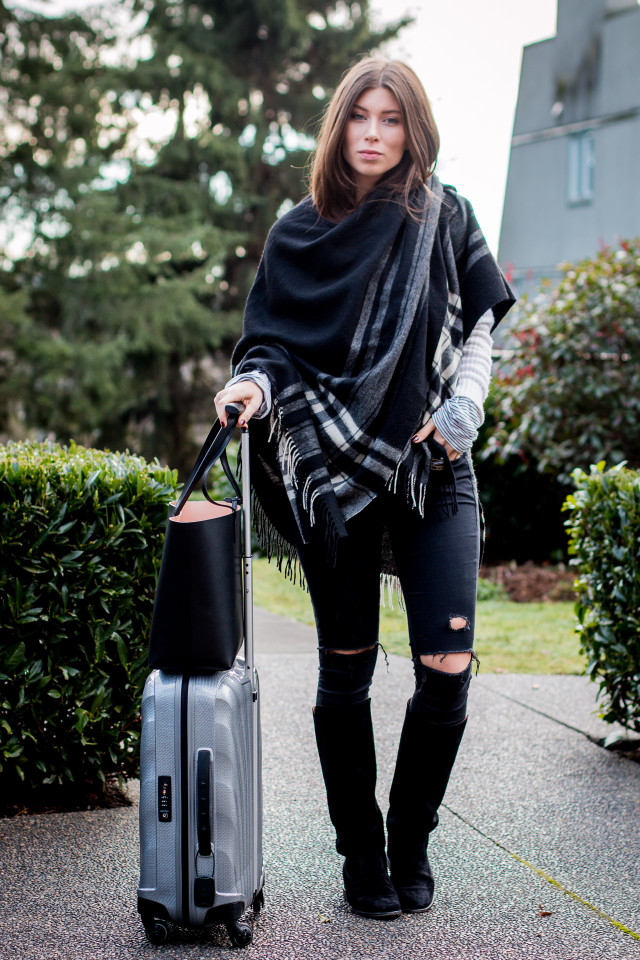 OUTFIT: Mansur Gavriel black shopper tote - Farfetch | Bikinis & Passports