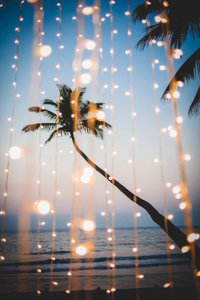 Travel to Maui | Bikinis & Passports