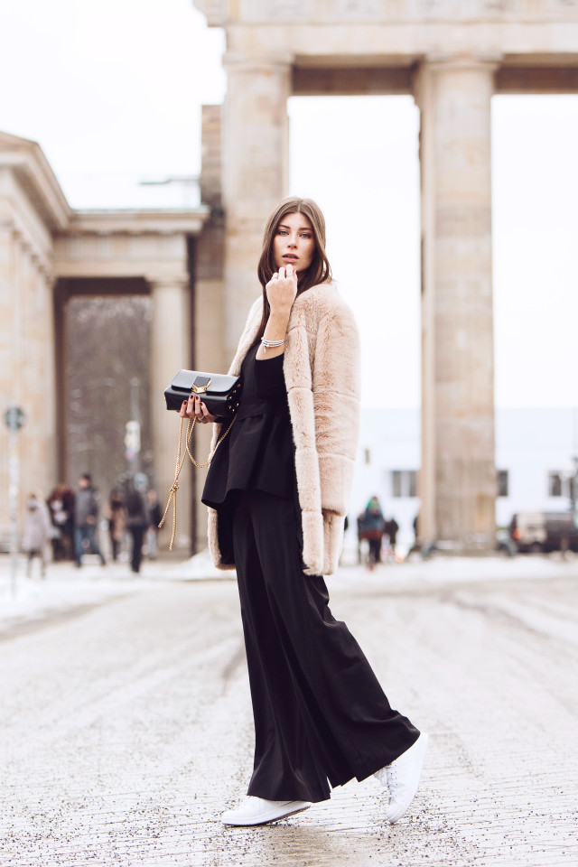 Berlin Fashion Week: Pandora | Bikinis & Passports
