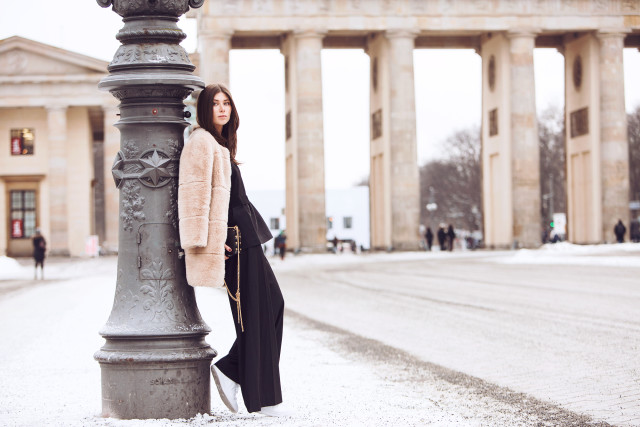 Berlin Fashion Week: Pandora | Bikinis & Passports