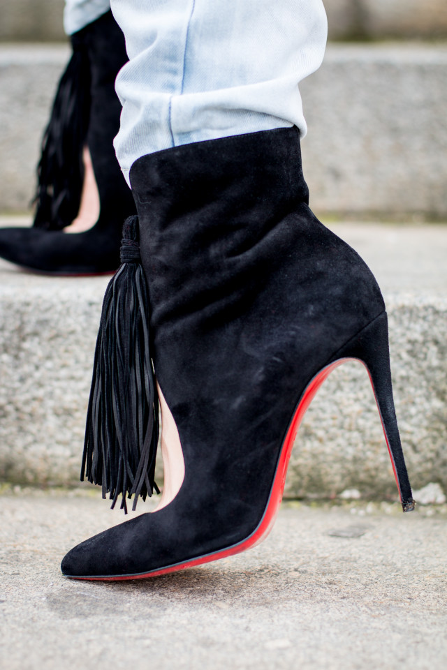 OUTFIT: christian louboutin ottocarl black | Bikinis & Passports