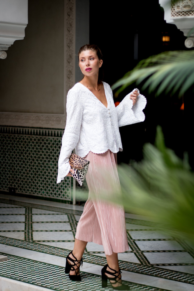 OUTFIT: clinique dinner marrakecht 1001 nights | Bikinis & Passports