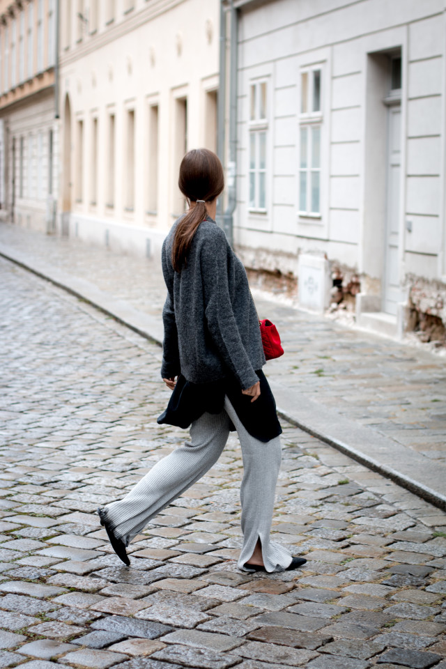 OUTFIT: EDITED x Luma Grothe Hose Flavia | Bikinis & Passports