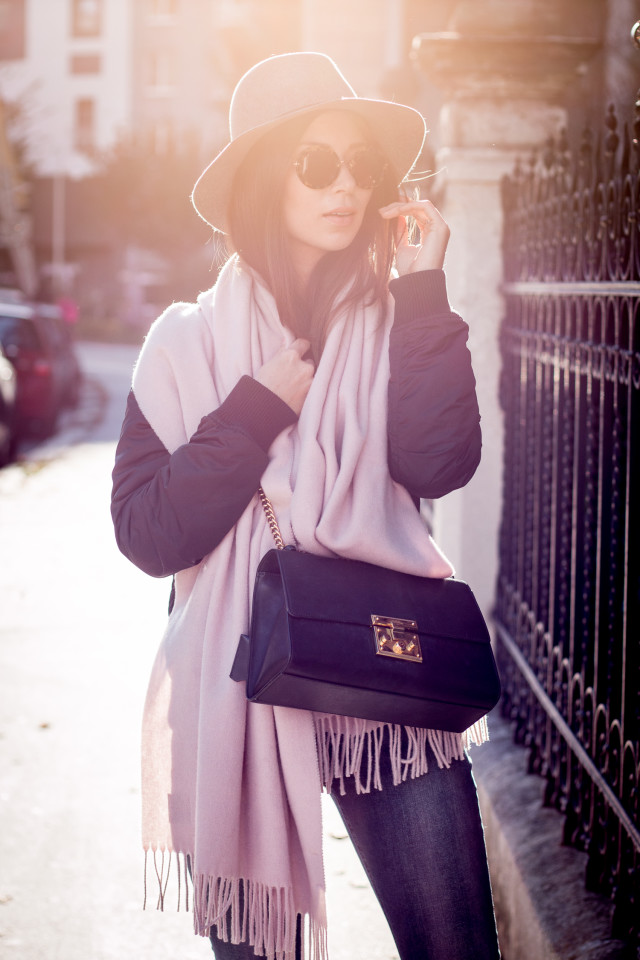 OUTFIT: Back to Life - The perfect wool scarf | Bikinis & Passports