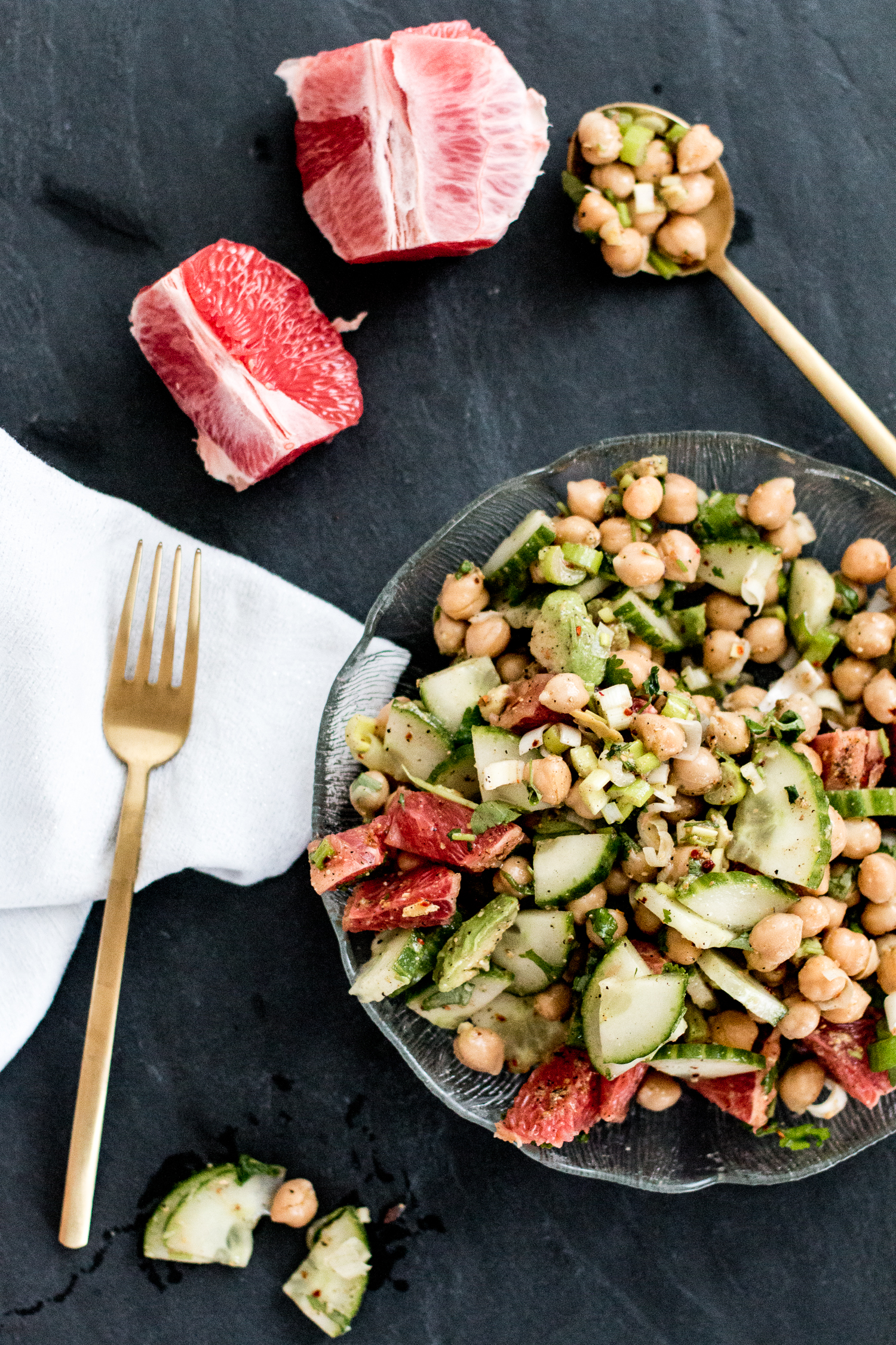 RECIPE: healthy chickpea salad with grapefruit & avocado.