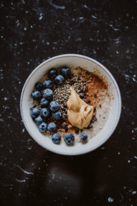 healthy porridge recipe: vegan & gluten-free | Bikinis & Passports