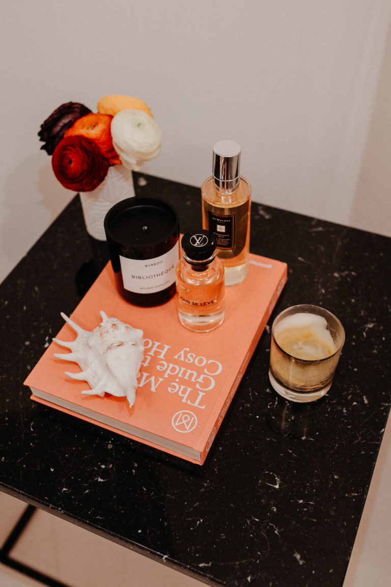 details: restroom decor | Bikinis & Passports
