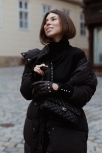 Roeckl Driver Gloves: all black winte routfit - Bikinis & Passports