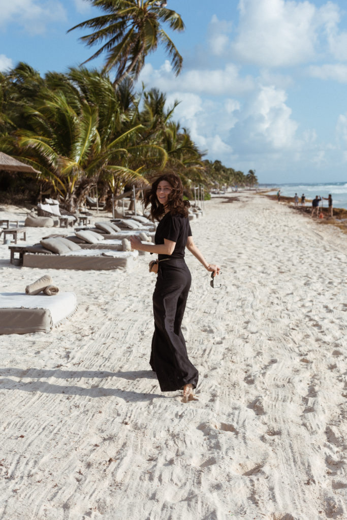 Spanish girl in tulum. Тулум инстаграмные. Тулум фото туристов. Tulum достопримечательности. Tulum Beach.